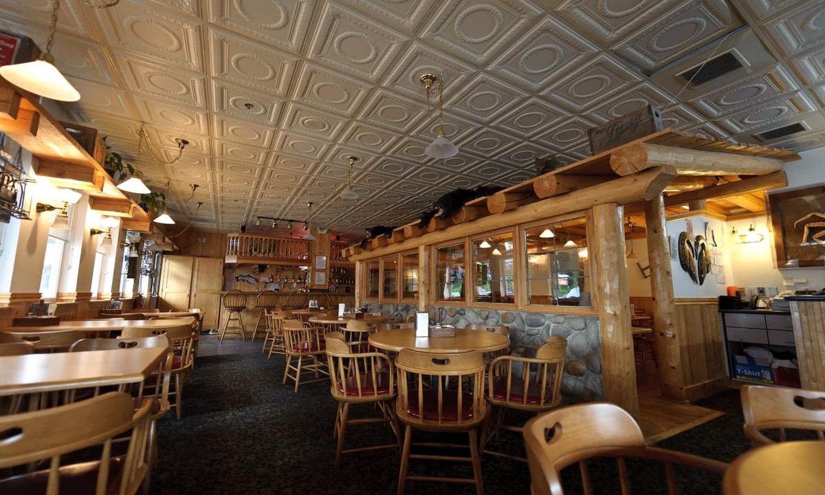 Mendenhall Valley Hotel | Frontier Suites Hotel in Juneau