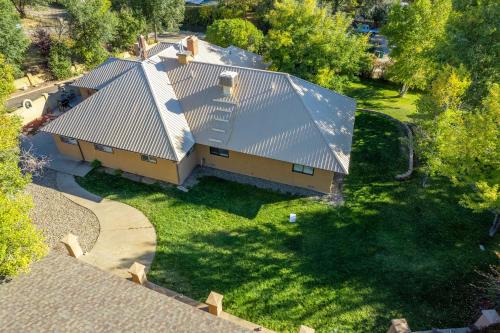 Craig Villa | Game Room, Media Room & Pool: Luxe Villa in Craig!