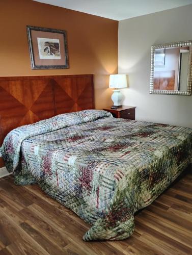 Baton Rouge Apartment | Gated 1 King BedRoom 1 Bath Apt with Full Kitchen 210