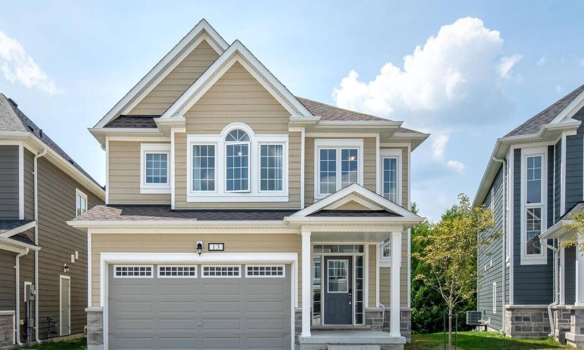 Wasaga Beach House | Golf course Access, 5mins to Main Beach, Wasaga 500 (Go-Kart, Batting Cage)