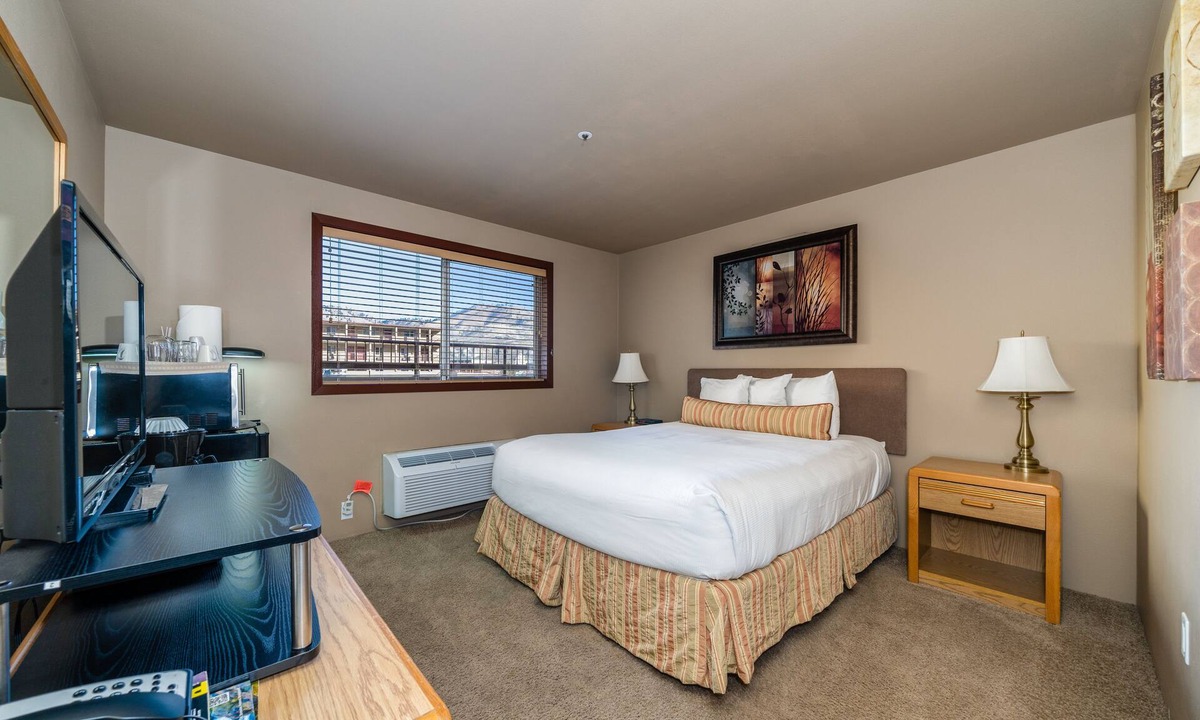 Chelan Condo | Grandview 207- Second Floor Condo