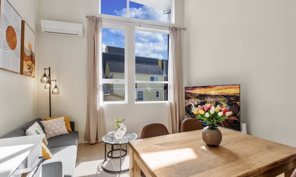 Roosevelt House | Green Lake 2B2B, A/C, close to UW & Lightrail