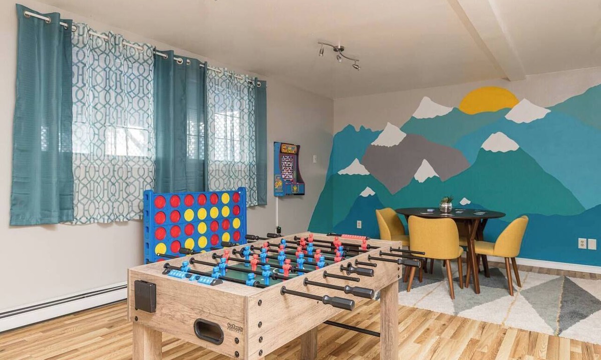 College House | Group Escape: 6BR Hot Tub, Sauna, Game Rm & Garage