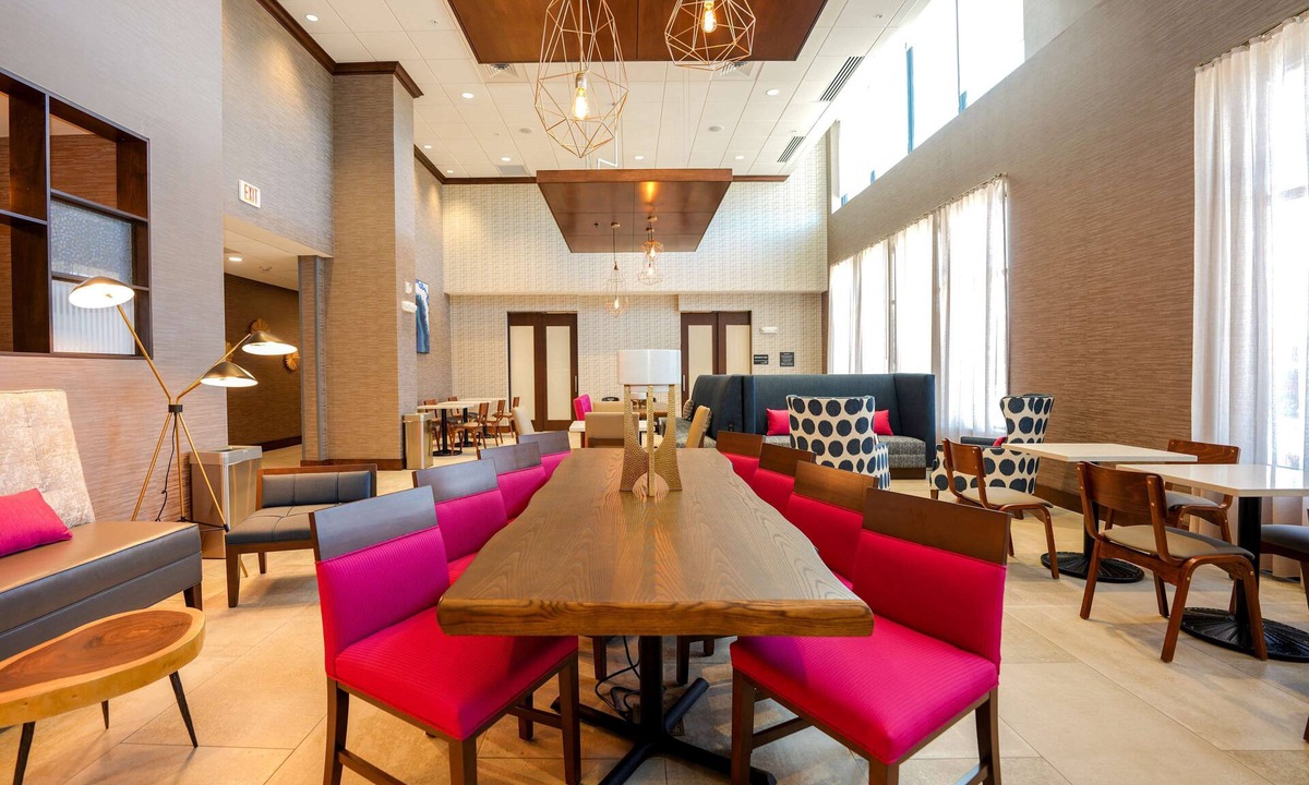 Heather Gardens Hotel | Hampton Inn & Suites Aurora South Denver