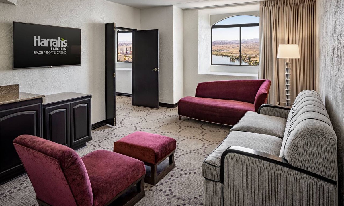 Laughlin Resort | Harrah’s Laughlin Beach Resort & Casino - A Caesars Rewards Destination