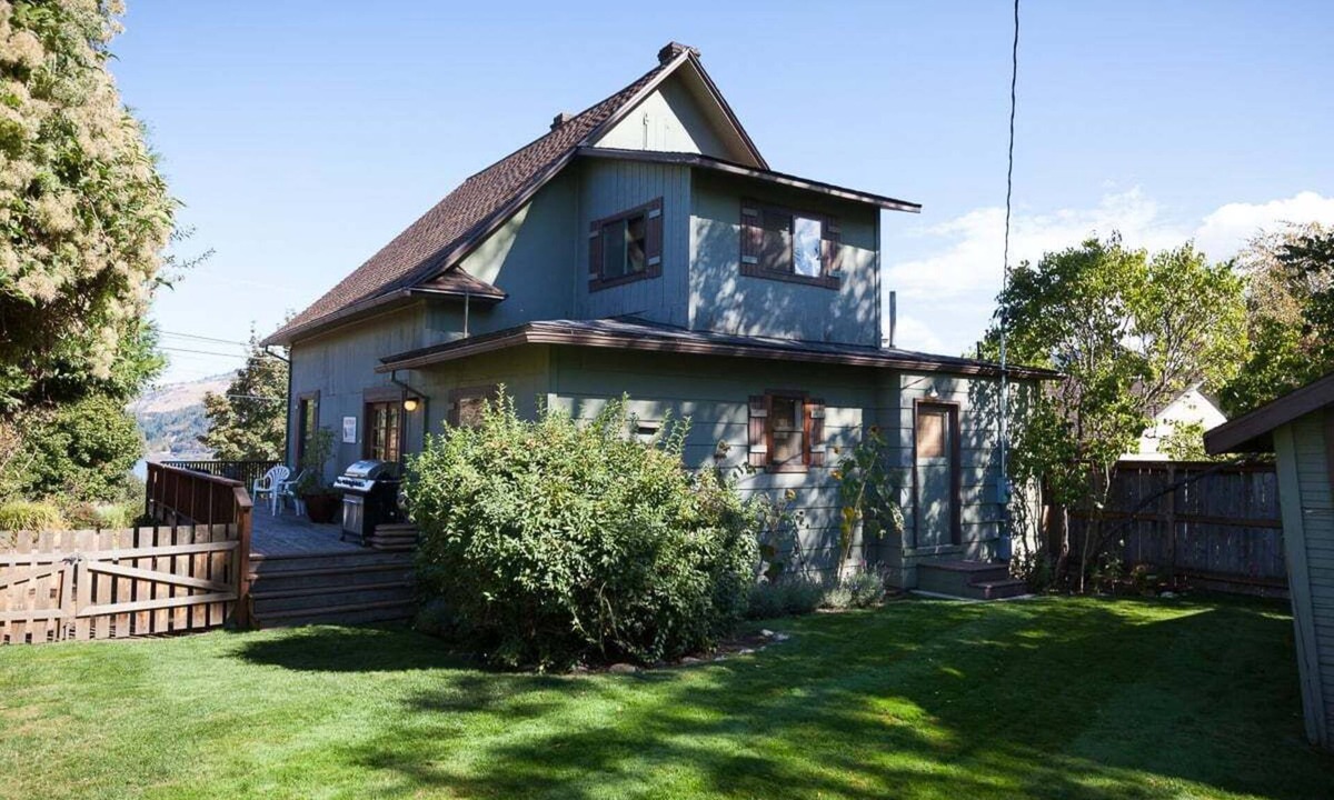 Hood River House | Heartbreak - Winter Special! Near Downtown Hood River!