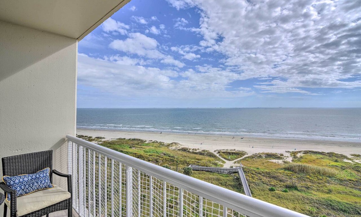 Galveston Condo | Heated Pool + Gulf View: Galvestonian Resort Condo