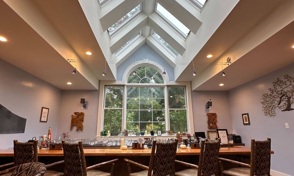 Kingfield Hotel | Hillholm Estate