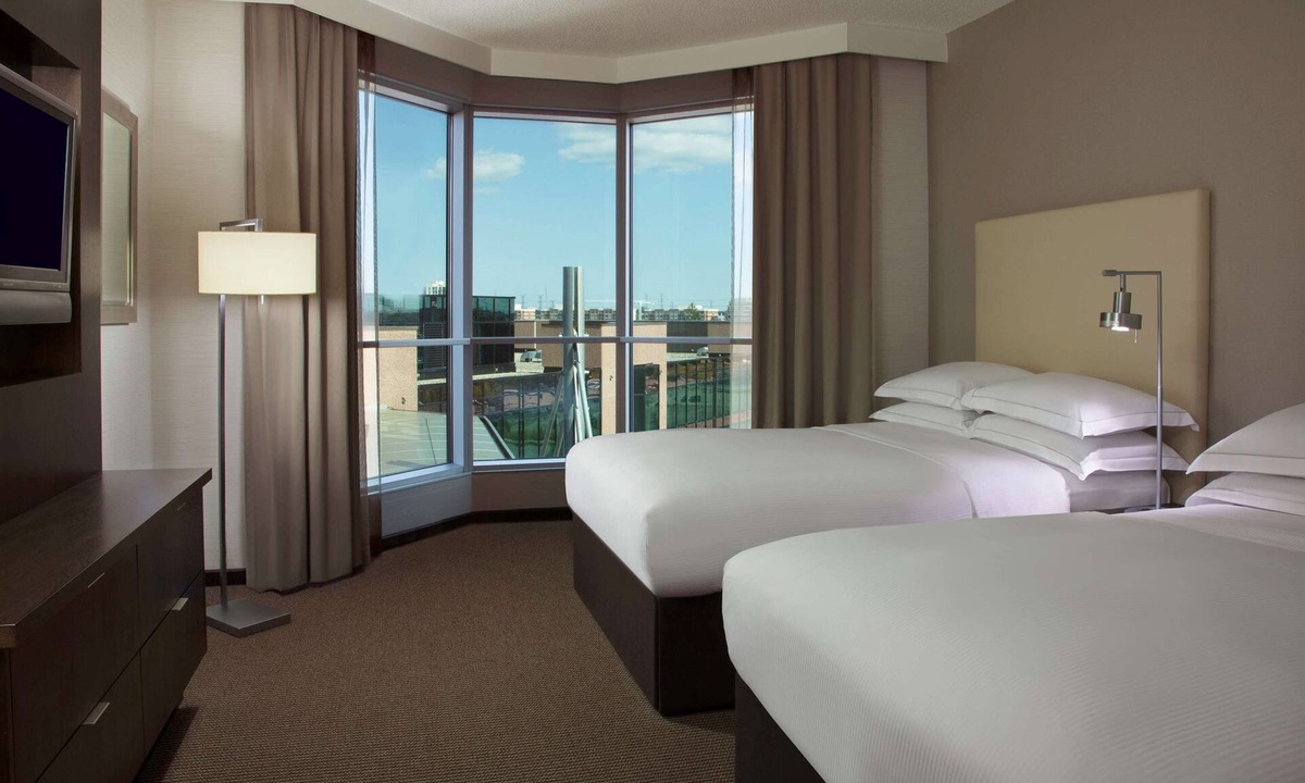 Unionville Hotel | Hilton Toronto/Markham Suites Conference Centre & Spa