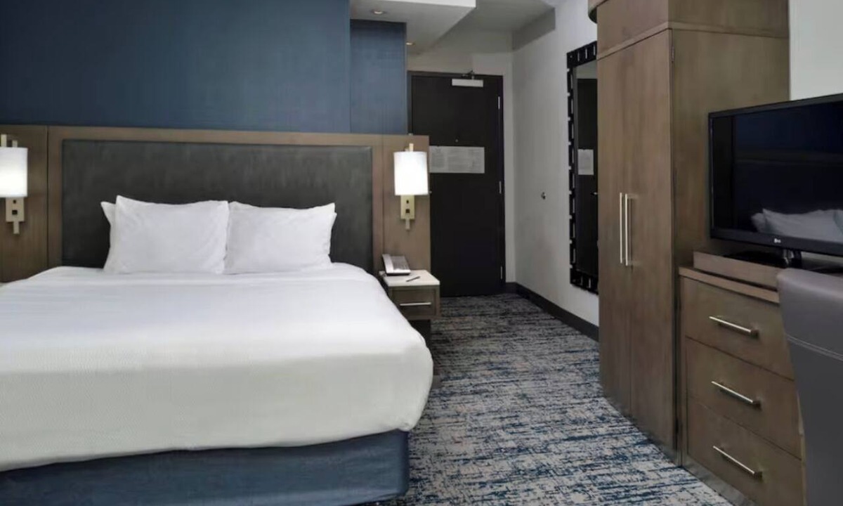 Downtown Wilmington Hotel | Historic Downtown: Outdoor Pool and Onsite Bistro! Near Wilmington Riverwalk
