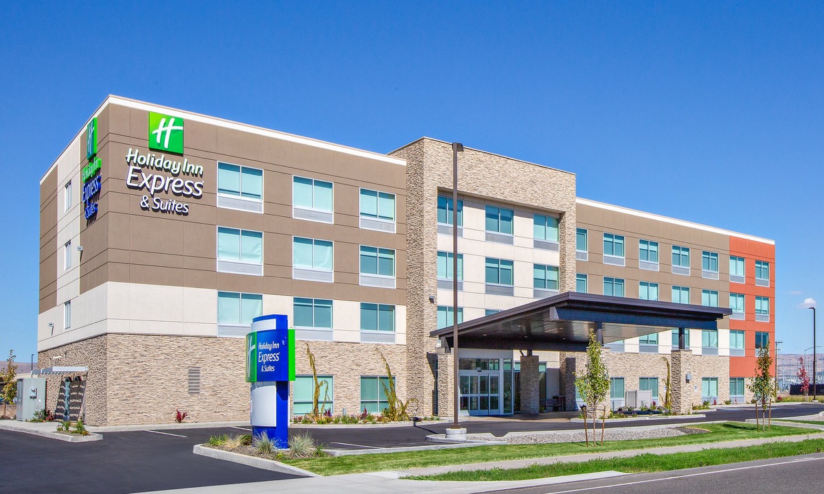 Brownstown Hotel | Holiday Inn Express and Suites Union Gap- Yakima Area, an Ihg Hotel
