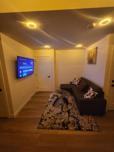 Northwest Calgary Apartment | Home in Calgary