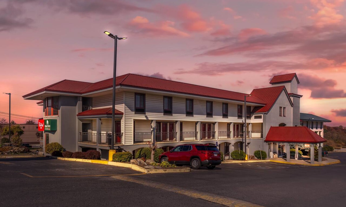Witmer Hotel | HomeTowne Studios by Red Roof Lancaster