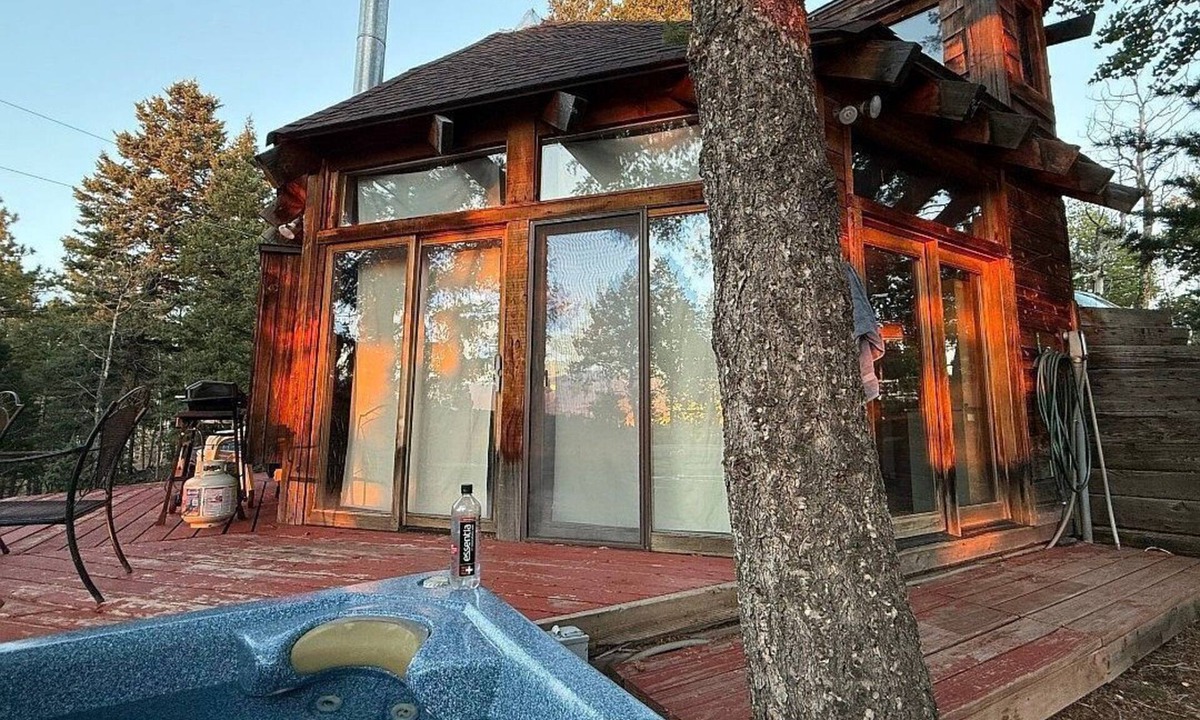 Cripple Creek Cottage | Honeymoon Cozy Cottage