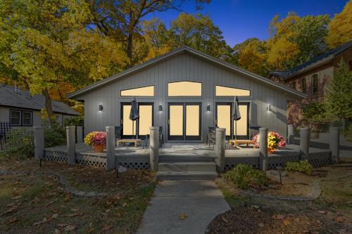 Saugatuck Villa | How you Dune on kzoo river by oval beach by Ferry