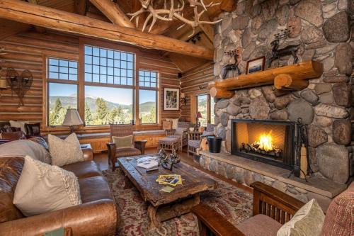 Skywood Preserve House | Huckleberry Hideaway