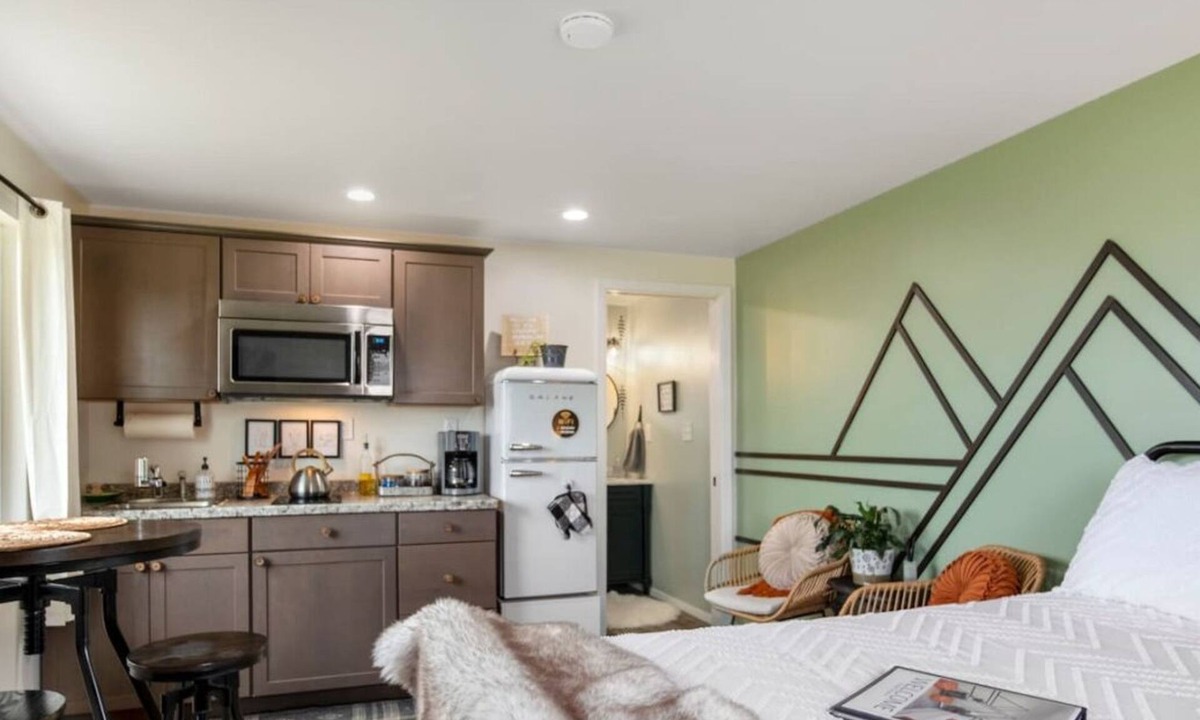 Palmer House | Hyer Mountain Vista-Chugiak Bungalow