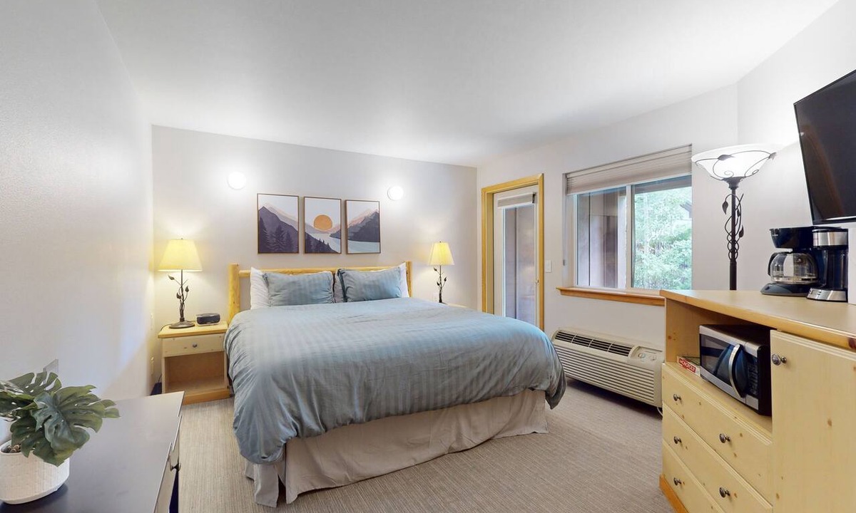 Downtown Leavenworth Apartment | Icicle Village Resort 506 - pool, hot tub, walk downtown