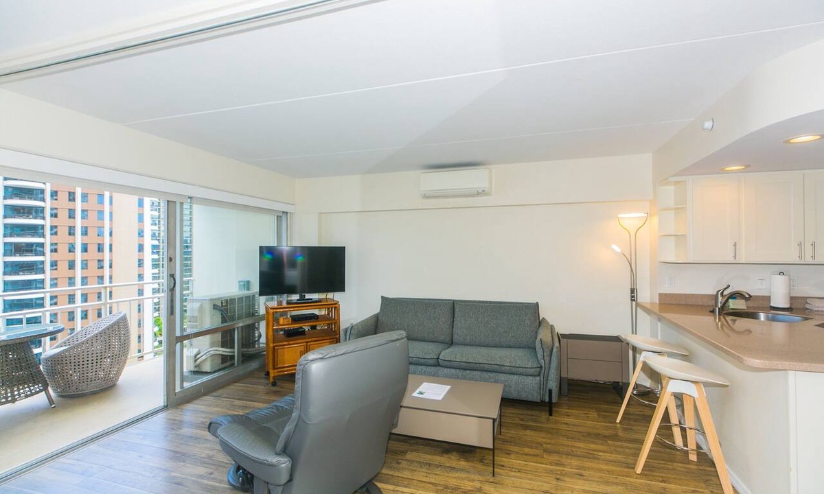Waikiki Condo | Ilikai 1 Bedroom Deluxe Lagoon View, Minutes to the Beach!