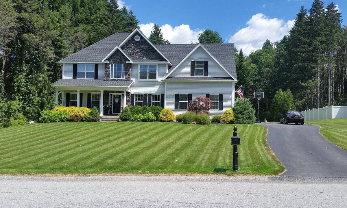 Saratoga Springs House | Immaculate Saratoga Home