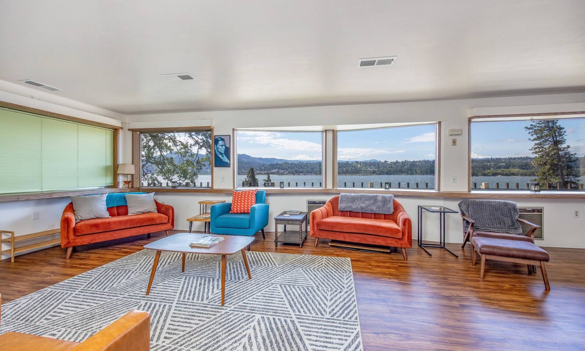Underwood House | Inventor's Cottage - Retro Vibe, River View, White Salmon, Hood River