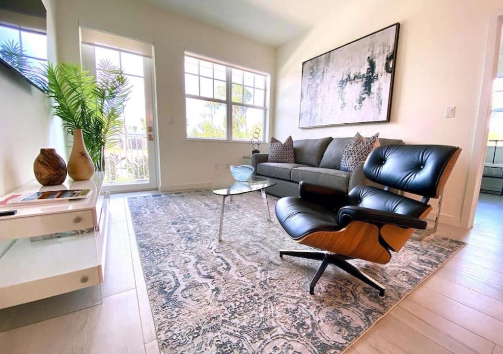 Greenacres Apartment | Iris at Aviara Green Modern Apartment and Pool