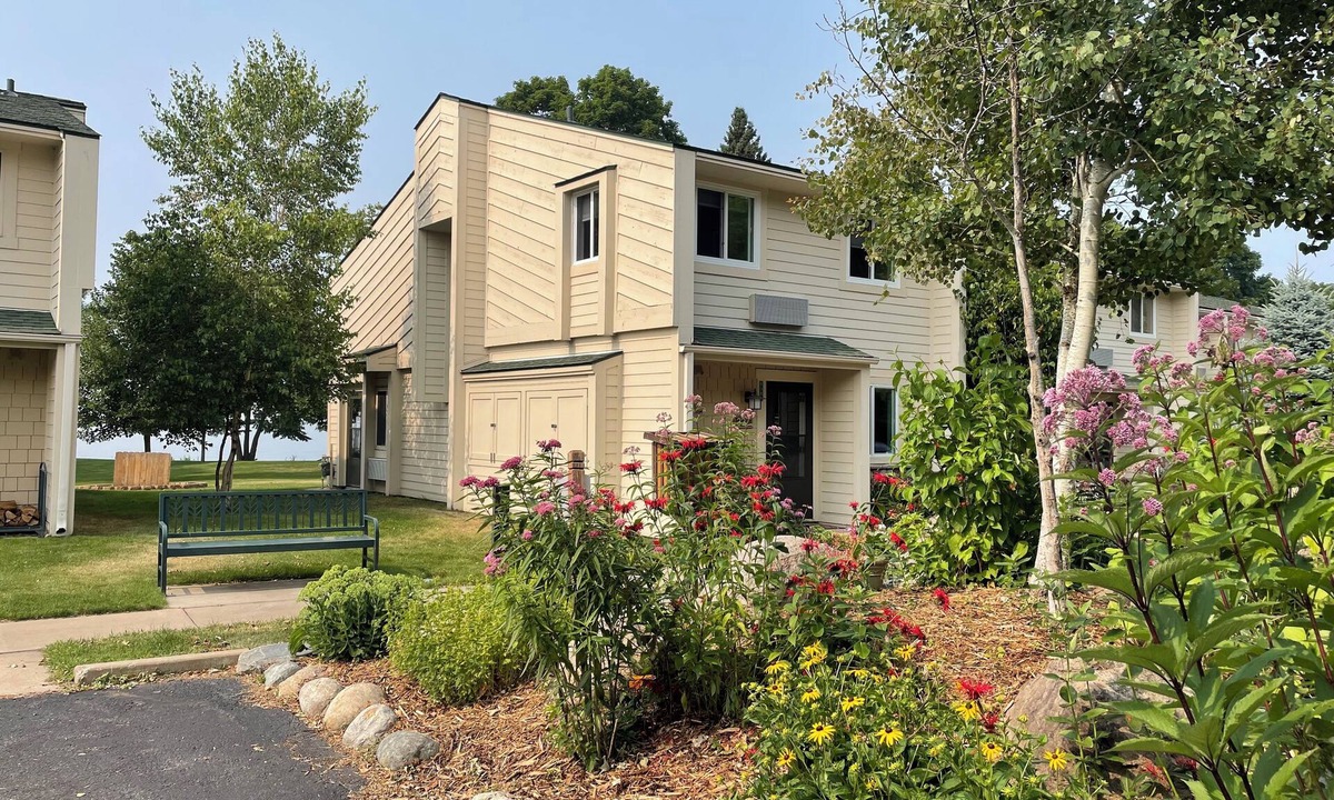 Onamia House | Izatys 327: Freshly Remodeled, Peaceful End Unit, Three Bedrooms and Lake View