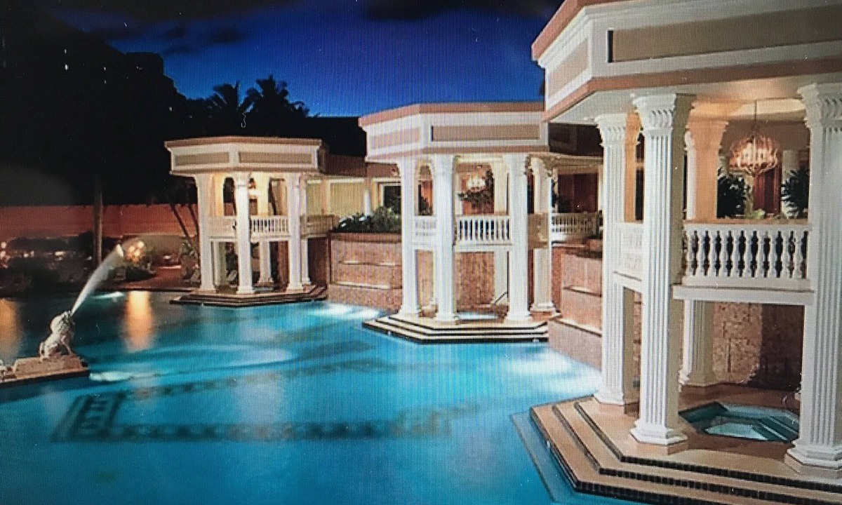 Lihue Hotel | Kalia'i Marriott, Beach Club XMAS 25 weeks also available in 2026