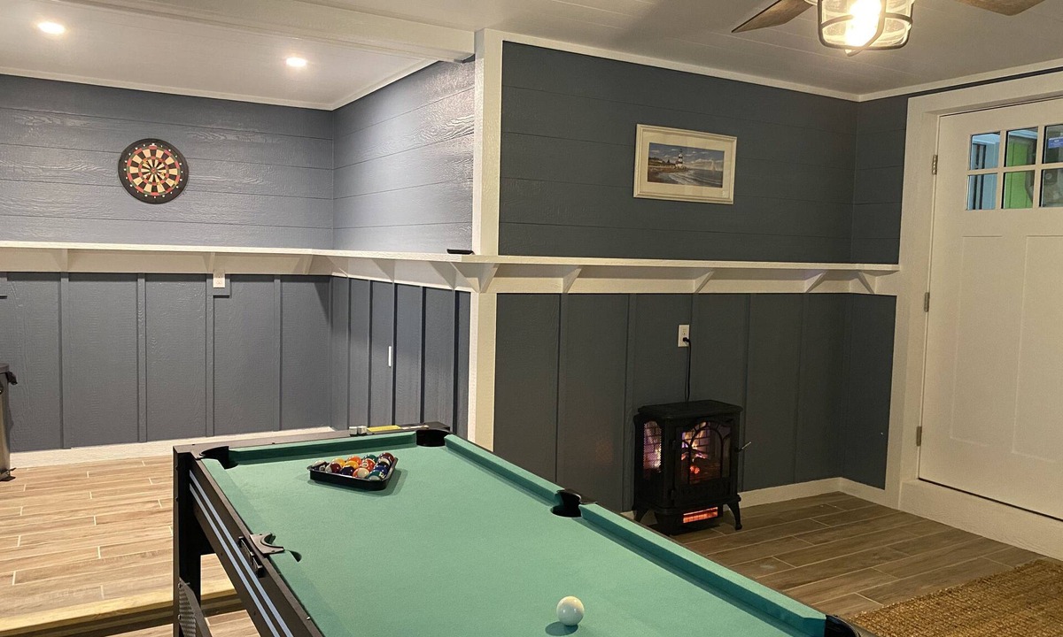 Colington Cottage | Key-lime Pie! Enjoy the Large Front deck; Family game room and outdoor fire pit