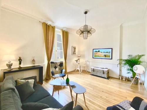 Chartres Apartment | L Interlude