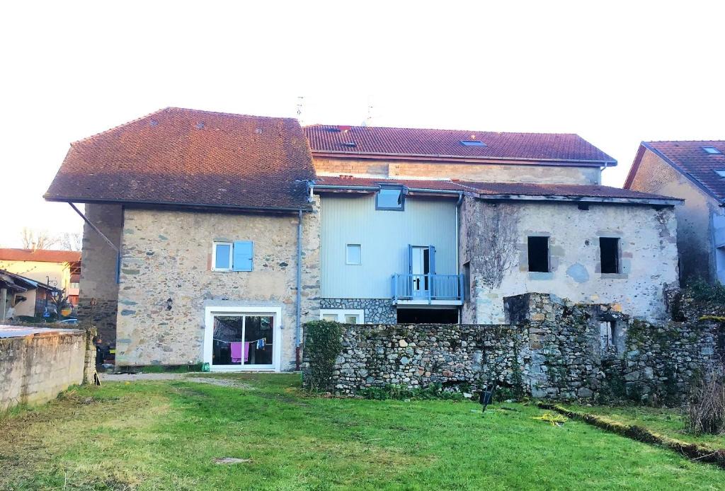 Anthy-sur-Leman House | La YAUTE