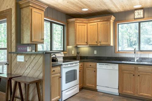 Innsbrook House | Lakefront A-Frame with Private Dock