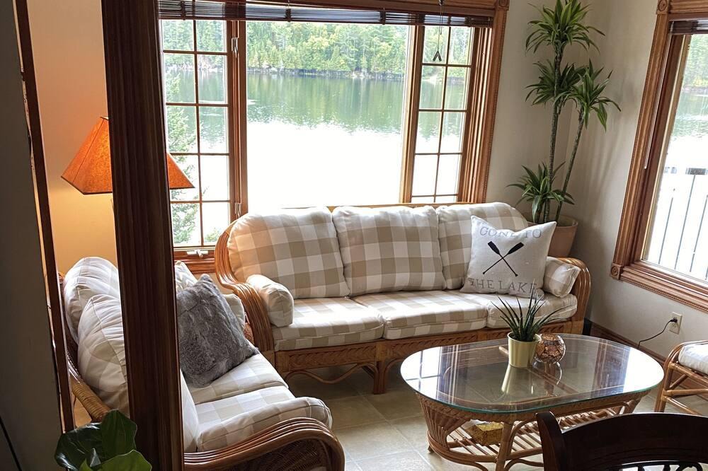 Gracefield Ski Chalet | Lakefront Pineview Chalet + Spa on Lac Orignal