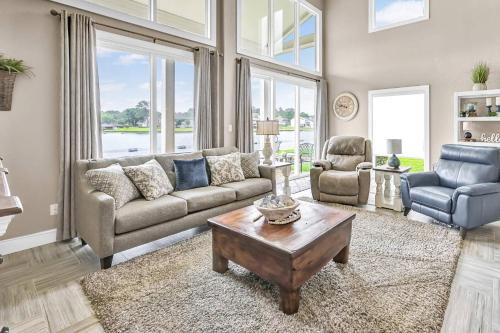 April Sound House | Lakeside Haven