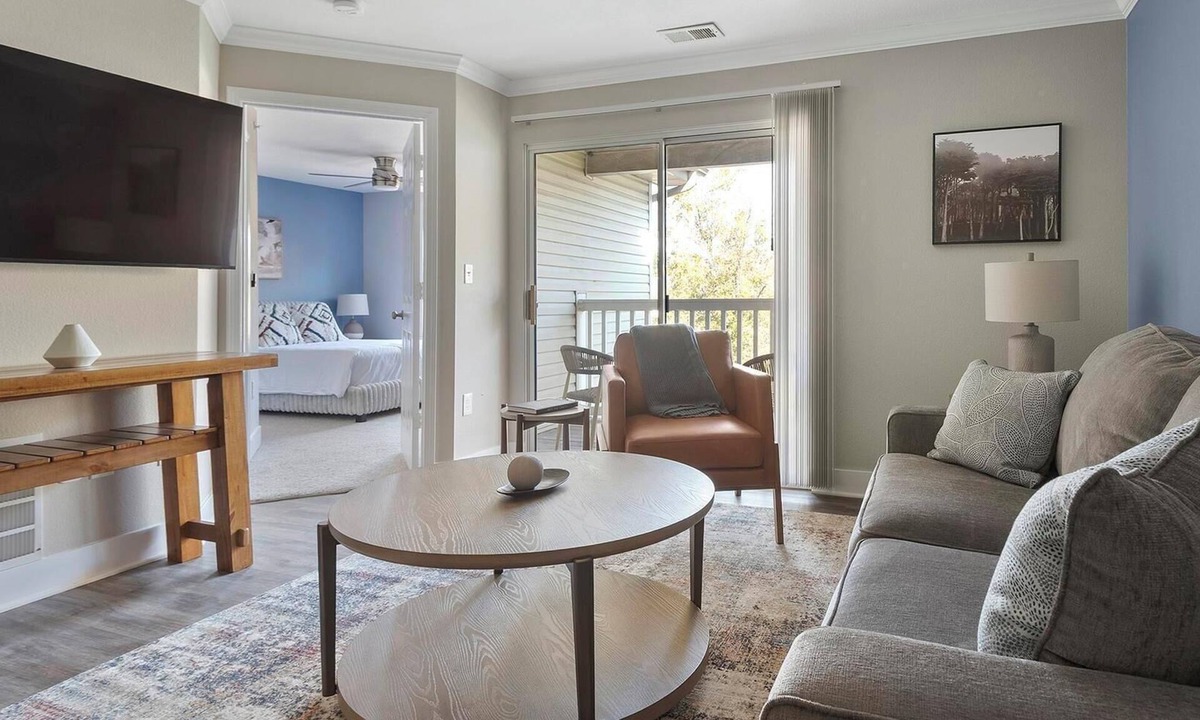 Eureka Apartment | Landing | Incredible 2BD, Clubhouse, Gym