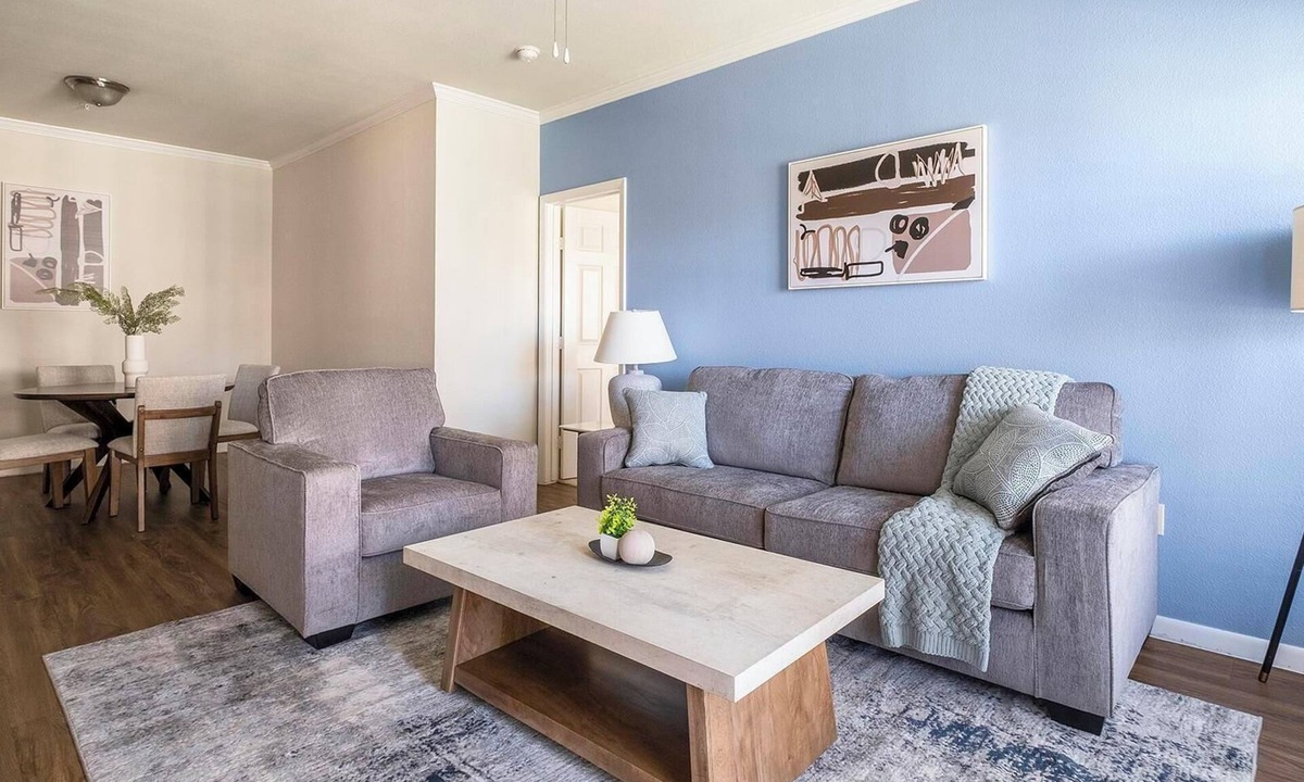 Southbelt/Ellington Apartment | Landing | Modern 2BD, Gym, Clubhouse