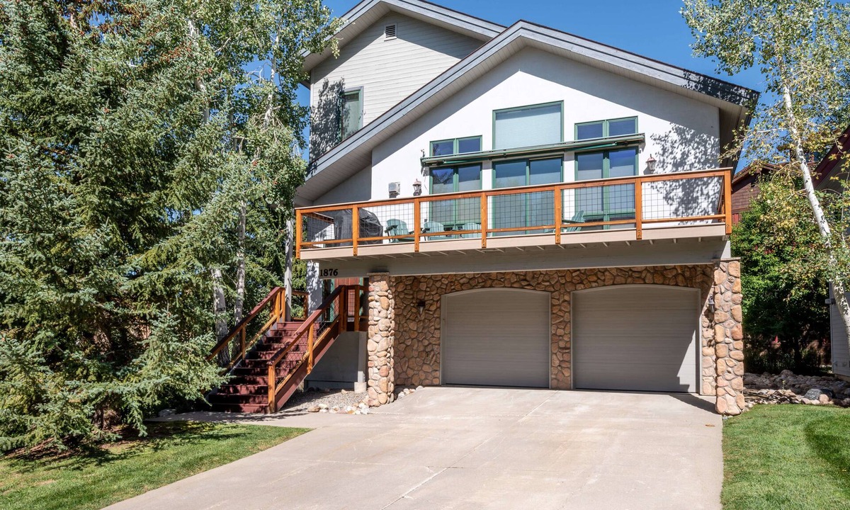 Steamboat Springs Cabin | Landings Lodge | Hot Tub | Pet Friendly Mountain Home