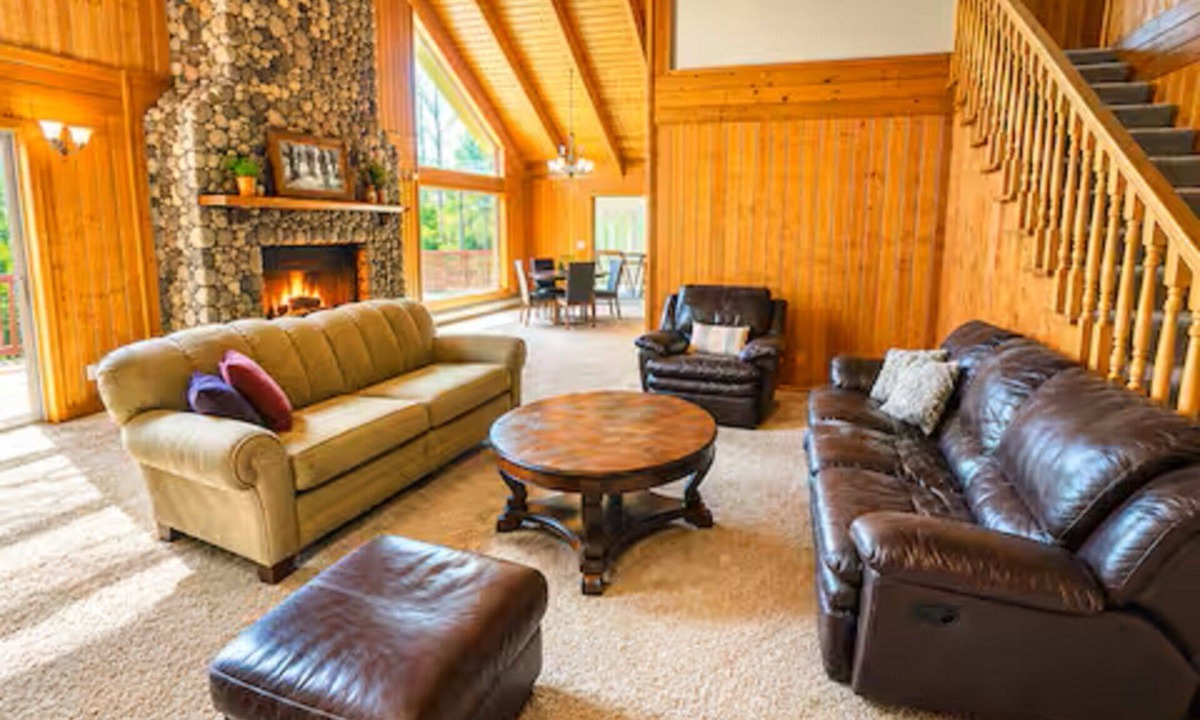 Sand Lake House | Large Cabin Style Home Sleeps 22