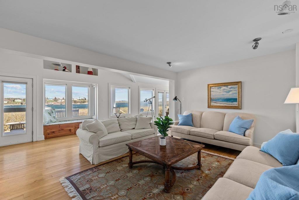 Chester Cottage | Large, modern Cape Cod style cottage in oceanside charming town