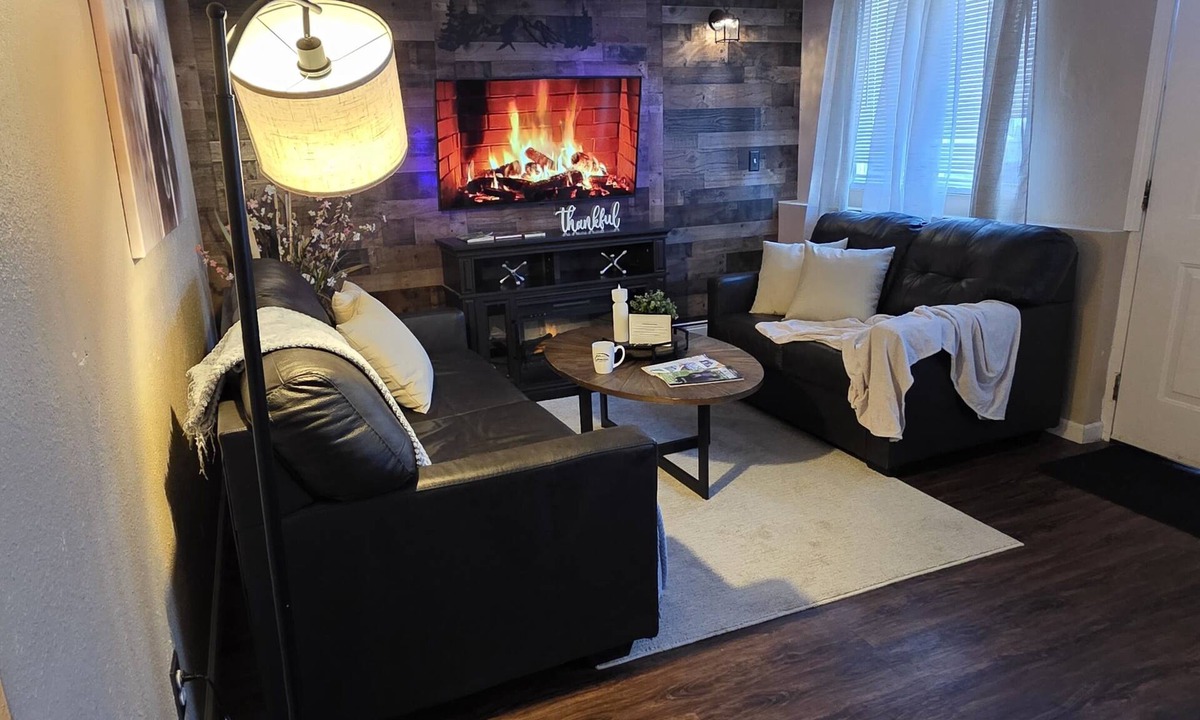 Spenard Apartment | Last frontier Rental Family #1
