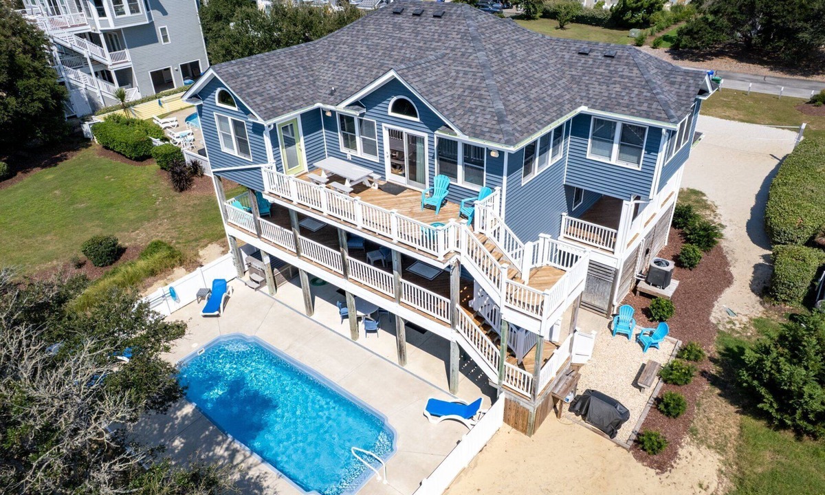 Duck House | Laughing Duck: Pool, Walk Beach & Town, Dog-Friendly