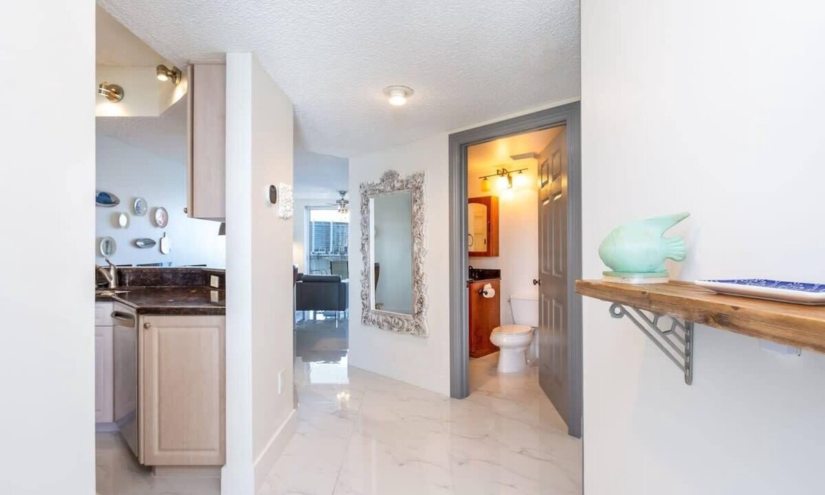 Sunny Isles Beach Condo | Les Pélicans 512 (STR-02428)