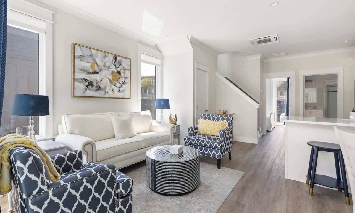 Downtown Wilmington Boat Rental | Luxe at The Cove Riverwalk Villas