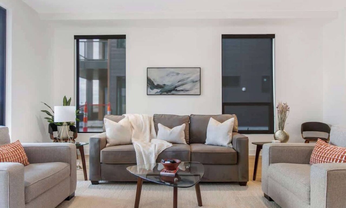 Holland Condo | Luxe Downtown Holland 2BR Condo Walkable Parking + Gym