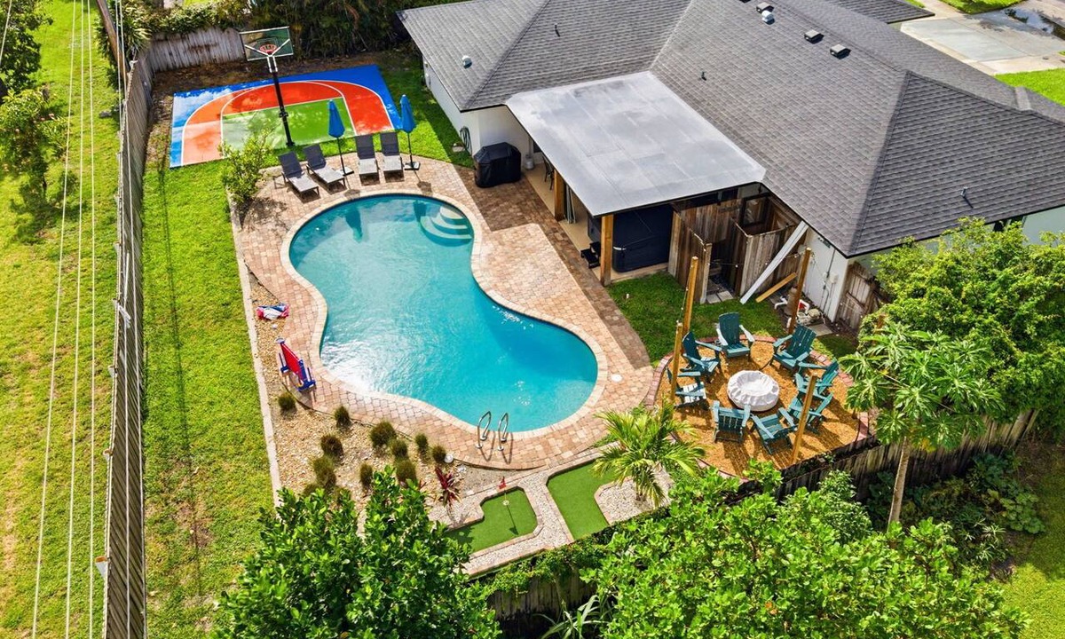 Palm Beach - West Palm Beach House | Luxe WPB Resort - Pool Hot Tub Golf Arcade Firepit