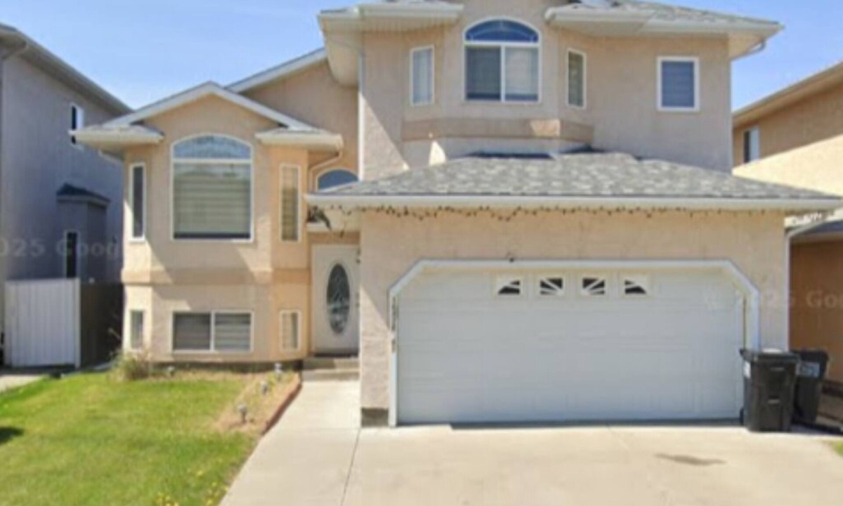 Northeast Edmonton House | Luxurious 2 BDRMS Basement Legal Suite