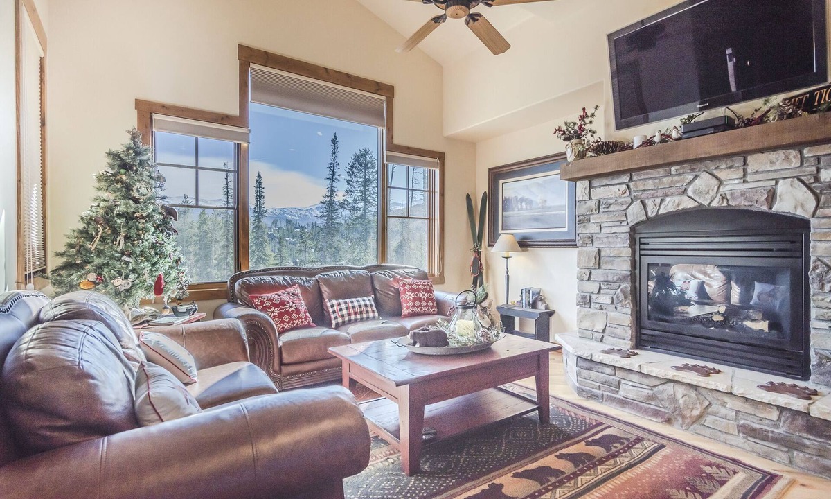 Bear Crossing House | Luxurious Townhouse with Unrivaled Views Overlooking Winter Park Resort
