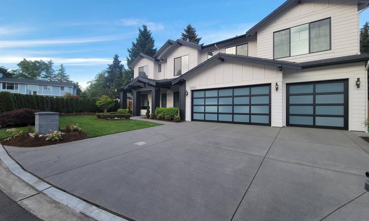 North Juanita House | Luxury 5-bed 4.5 ba home 10 miles to Seattle Stadium for World Cup - Lumen Field