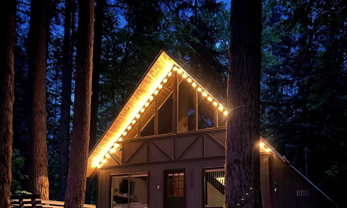 Skykomish Cabin | Luxury A-Frame with Hot Tub! 15 Mins to Stevens Pass - Misty Mt. Haus