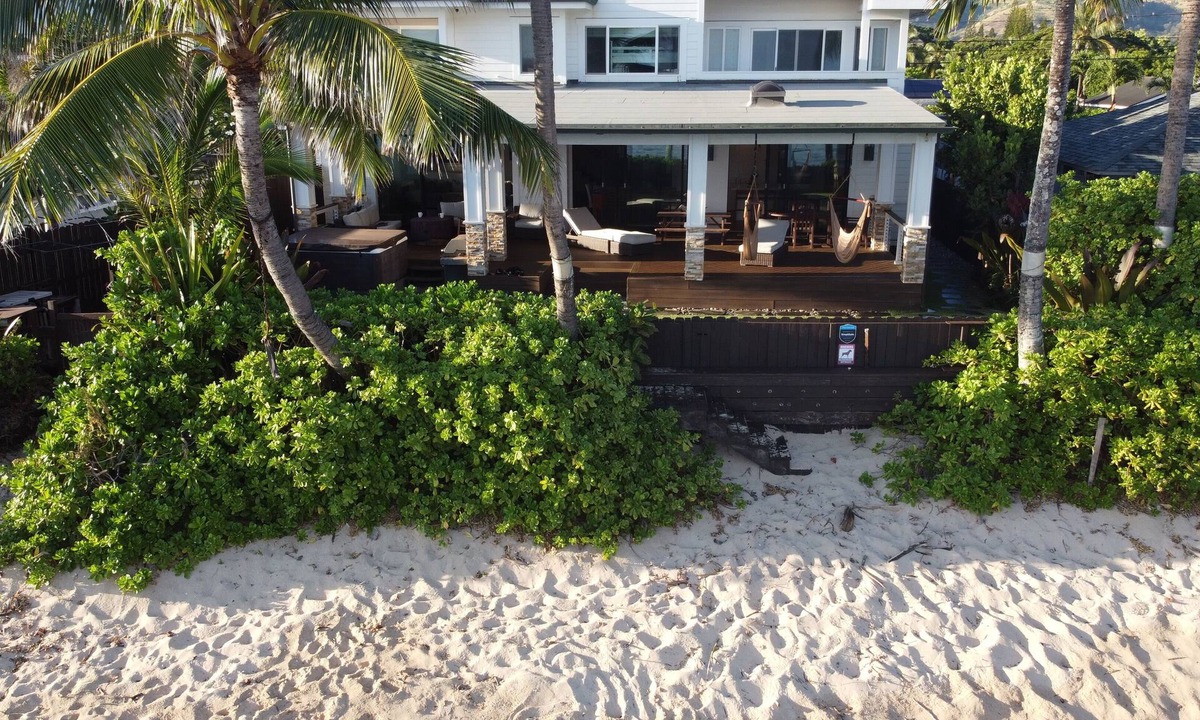 Mokuleia House | Luxury Beachfront Retreat on Oahu's North Shore - 5 Bedrooms and Ocean Views
